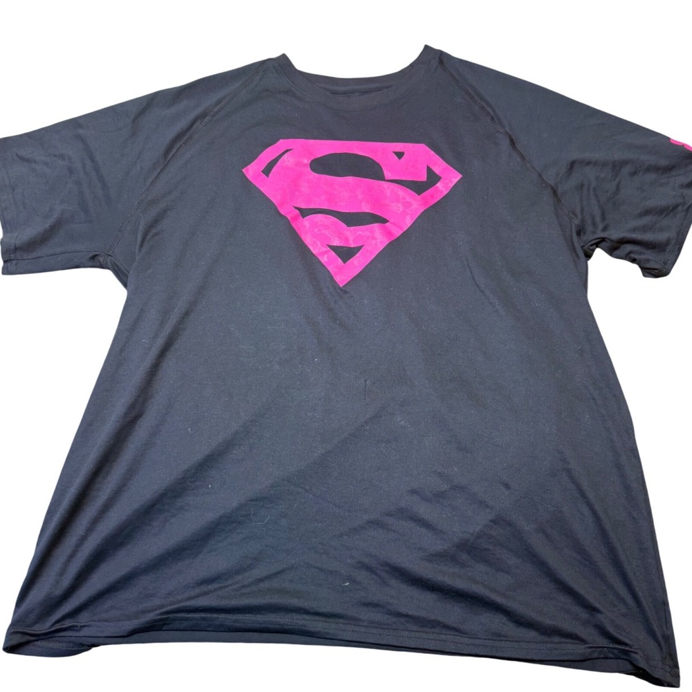 Under Armour Superman HeatGear‎ Shirt Mens XL Black Pink Graphic Athletic Tee